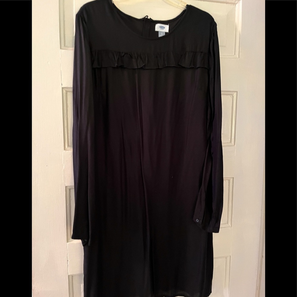 Old Navy black long sleeve dress. Size large.NWOT.